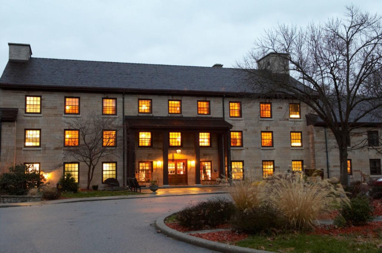 Spring Mill Inn Mitchell Exteriör bild